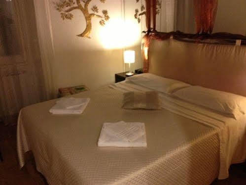 רומא Navona First Rooms מראה חיצוני תמונה