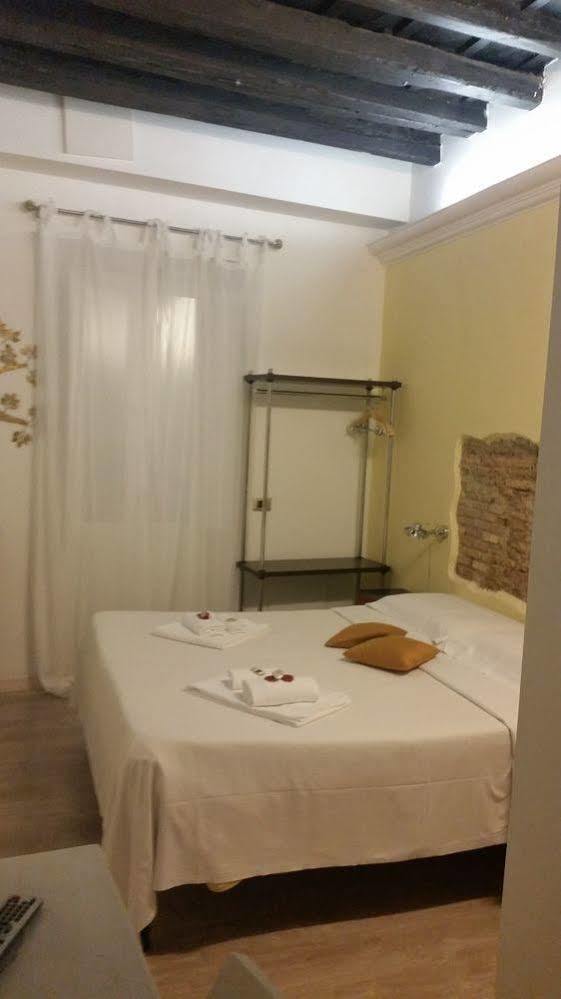 רומא Navona First Rooms מראה חיצוני תמונה